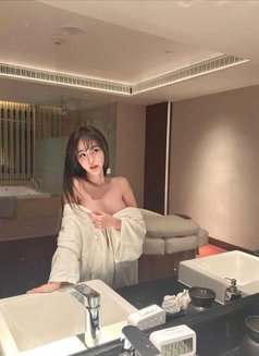 Natasha - escort in Kuala Lumpur Photo 2 of 3