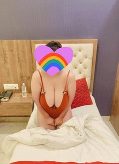 Natasha The Milf - Cam & Real Meet - puta in New Delhi Photo 3 of 3