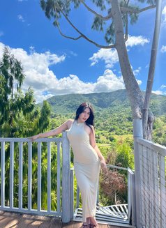 Nathalie - Transsexual escort in Makati City Photo 7 of 10