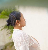 Nathalie - Intérprete de adultos in Bali