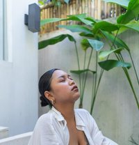 Nathalie - Intérprete de adultos in Bali