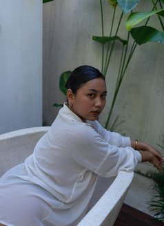 Nathalie - Intérprete de adultos in Bali Photo 17 of 18