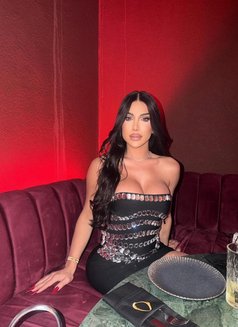 Nathalie - Transsexual escort in Beirut Photo 20 of 21
