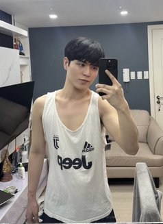 Nathan - Male escort in Manila Photo 1 of 7