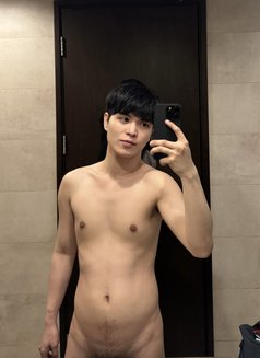 Nathan - Male escort in Manila Photo 3 of 7