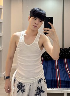 Nathan - Male escort in Manila Photo 4 of 7