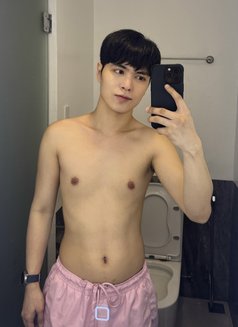 Nathan - Male escort in Manila Photo 6 of 7