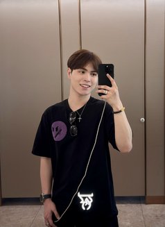 Nathan - Male escort in Singapore Photo 7 of 10