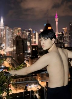 Nathan - Male escort in Singapore Photo 6 of 8