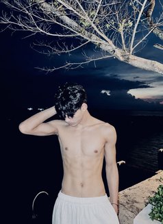 Nathan - Male escort in Jakarta Photo 2 of 8