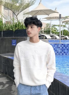 Nathan - Male escort in Jakarta Photo 7 of 8