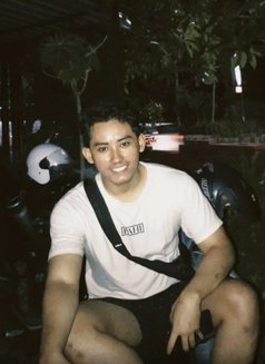 Nathan - Male escort in Bali Photo 2 of 5