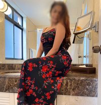 Nathasha young model - escort in Colombo