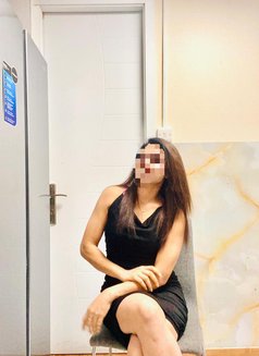 Independent Sri Lankan GFE - escort in Dubai Photo 1 of 3