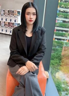 Natty - masseuse in Bangkok Photo 3 of 4