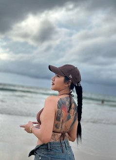 Natty - escort in Riyadh Photo 2 of 4