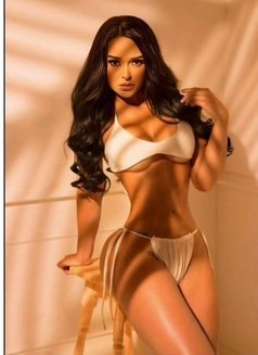 Naty - escort in Dubai Photo 11 of 12