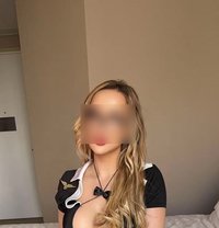 Naughty American Holly Swift - puta in Singapore Photo 1 of 6