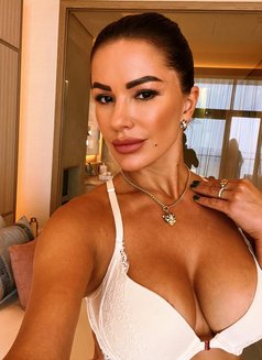 I'm comeback independent - escort in Dubai Photo 2 of 15