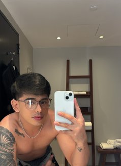 NaughtyBoyToy - Male escort in Bangkok Photo 3 of 4