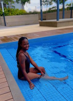 SEXY PETITE Mistress Gina - puta in Kuala Lumpur Photo 5 of 6