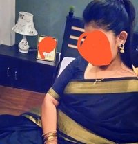 Naughty pooja Independent bhabhi 🏵 - Intérprete de adultos in New Delhi Photo 3 of 7