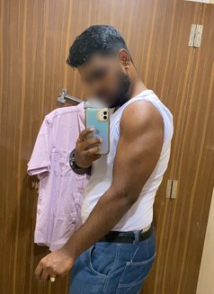 Naughty Vikki - Acompañantes masculino in Chennai Photo 1 of 4
