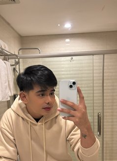 Naughtyboytoy - Male escort in Manila Photo 5 of 6