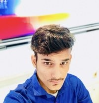 Naveen Chaudhary - Acompañantes masculino in New Delhi