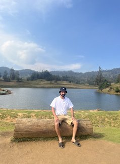 Naveen Negi - Masajista in Bangalore Photo 1 of 7