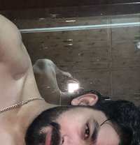 NAVII - Acompañante masculino in Chandigarh