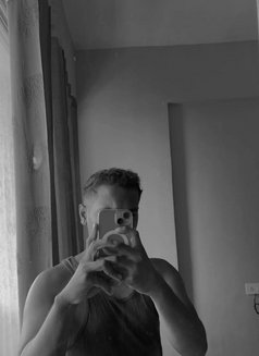 Navin - Male escort in Mumbai Photo 1 of 3