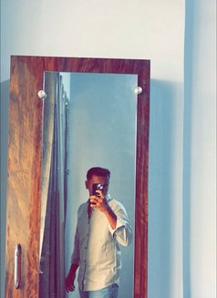 Navin - Male escort in Mumbai Photo 3 of 3