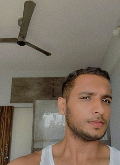 Navin - Male escort in Mumbai Photo 2 of 4