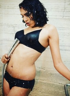 Navita - Transsexual escort in New Delhi Photo 6 of 12