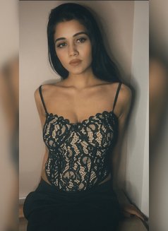 Naviya College Girl - escort in Ajmān Photo 2 of 5