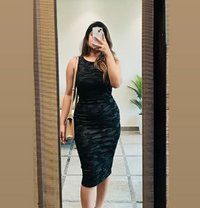 Naviya College Student - puta in Dubai