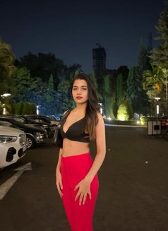 Naviya Gfe Experience Model - escort in Abu Dhabi Photo 2 of 5