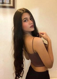 Naviya Vip Model - puta in Dubai Photo 5 of 5