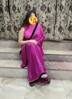 Navleen Kaur - escort in Chandigarh Photo 4 of 5