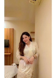 Navya Available - escort in New Delhi Photo 3 of 4