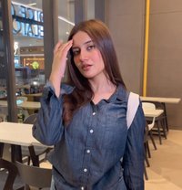 Navya Busty Indian Model - puta in Abu Dhabi