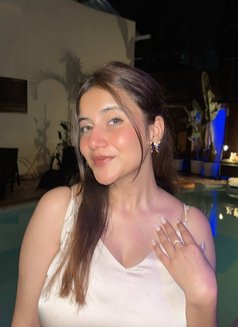 Navya Indian Student - puta in Dubai Photo 4 of 5