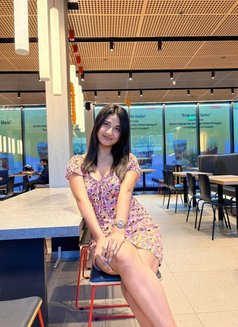 Navya N - puta in Kozhikode Photo 2 of 2