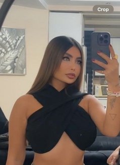 Nawal - escort in Jeddah Photo 1 of 6