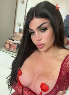 Naya. Hot - Transsexual escort in Beirut Photo 20 of 25