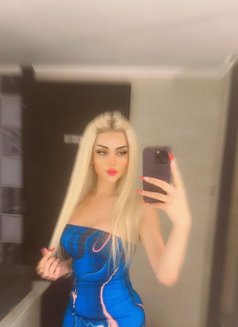 Naya - Transsexual escort in Beirut Photo 4 of 6