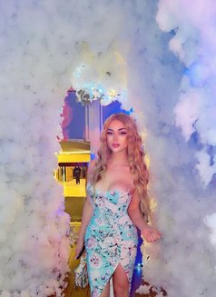 Naya - Transsexual escort in Beirut Photo 3 of 15