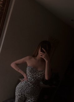 Naya - Transsexual escort in Beirut Photo 8 of 15