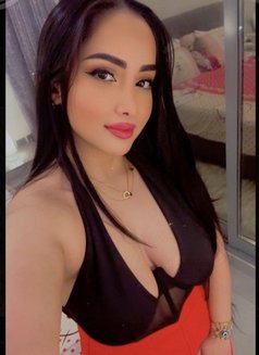 Naya syria - puta in Dubai Photo 1 of 2
